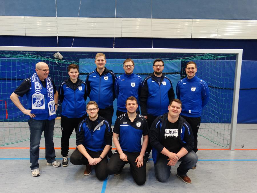 Gruppenfoto der BW Kickers in der Halle